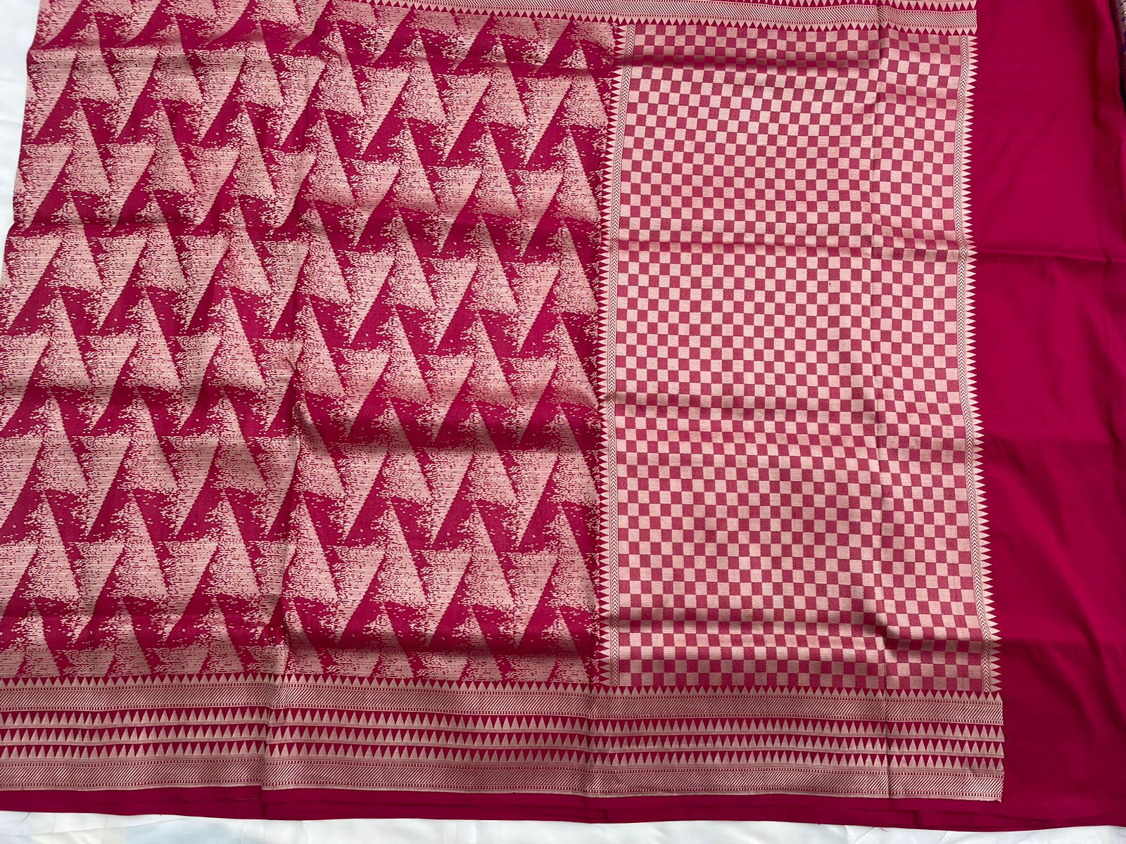 Red Handwoven Pure Kataan Silk Banarasi Saree