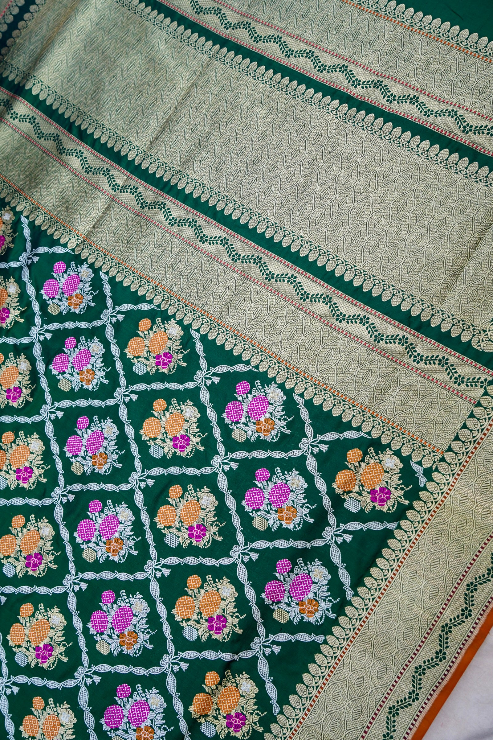 Green Handwoven Pure Kataan Silk Kadhua Jangla Banarasi Saree With Meenakari