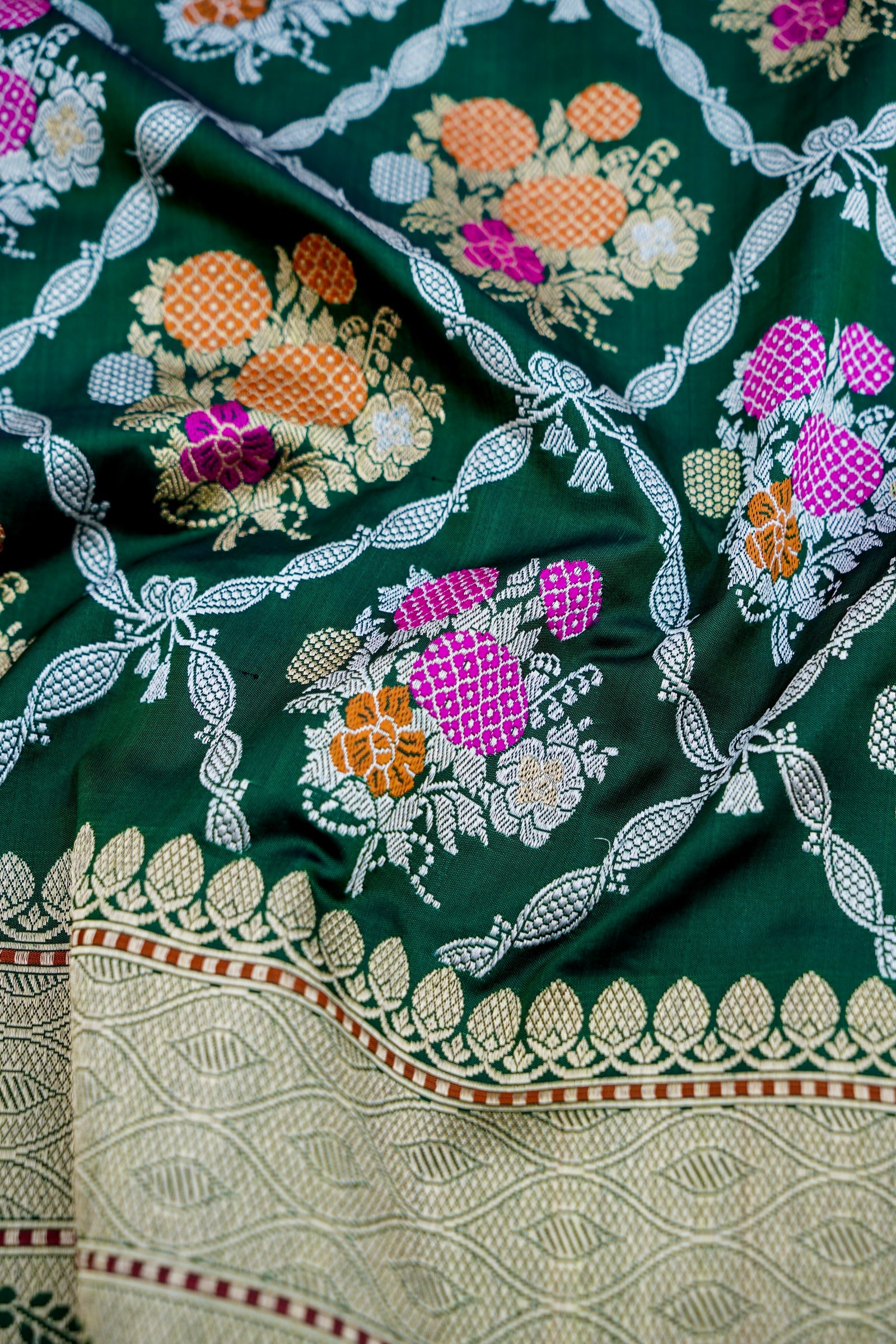 Green Handwoven Pure Kataan Silk Kadhua Jangla Banarasi Saree With Meenakari