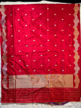 Load image into Gallery viewer, Red Handloom Kataan Silk Kadhua Buti Banarasi Saree
