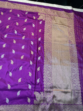 Load image into Gallery viewer, Purple Kadhua Buti Banarasi Saree with Koniya
