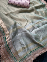 Load image into Gallery viewer, Green Pure Crush Tissue Silk Banarasi Saree with Embellished Border
