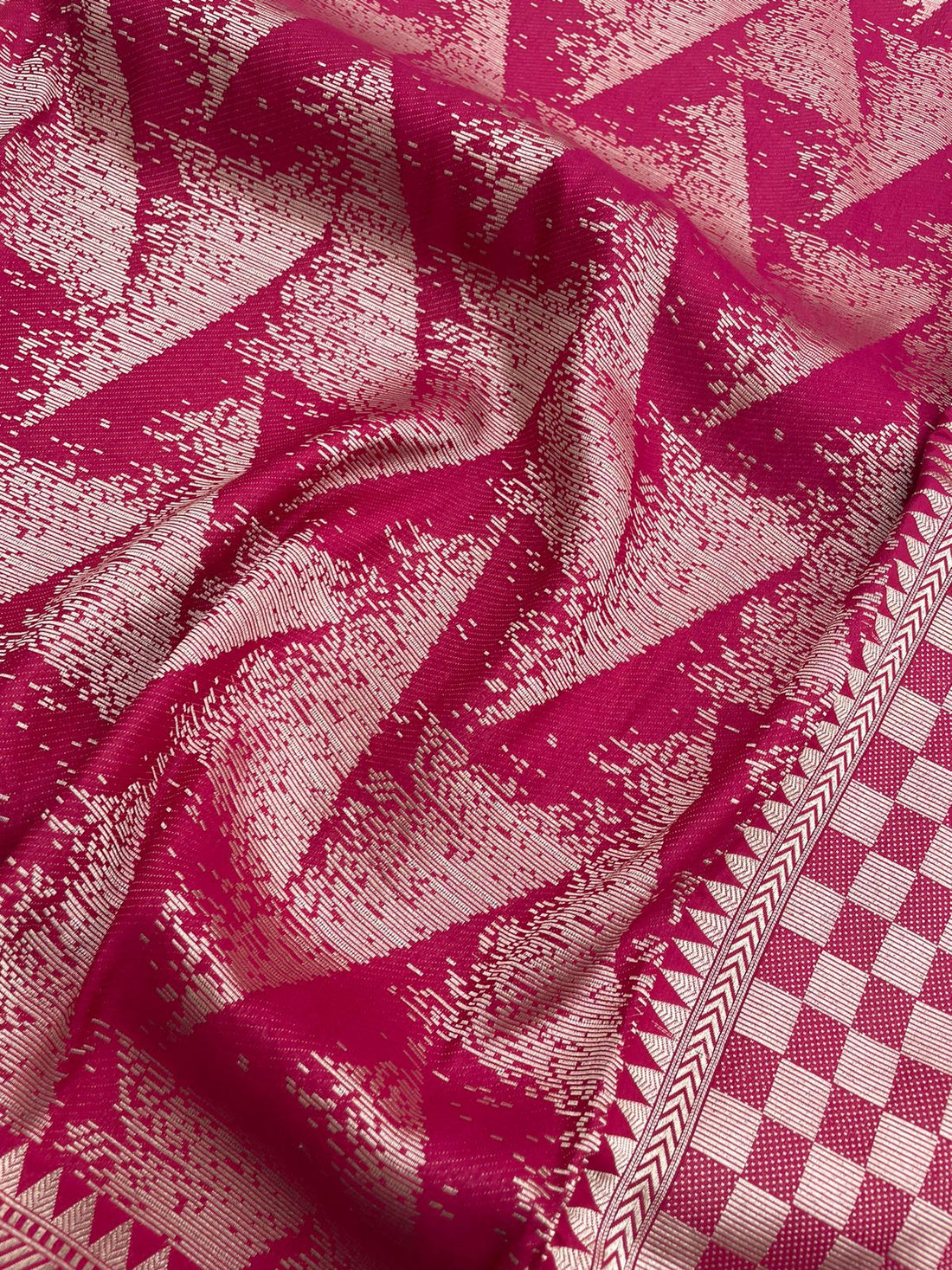 Red Handwoven Pure Kataan Silk Banarasi Saree