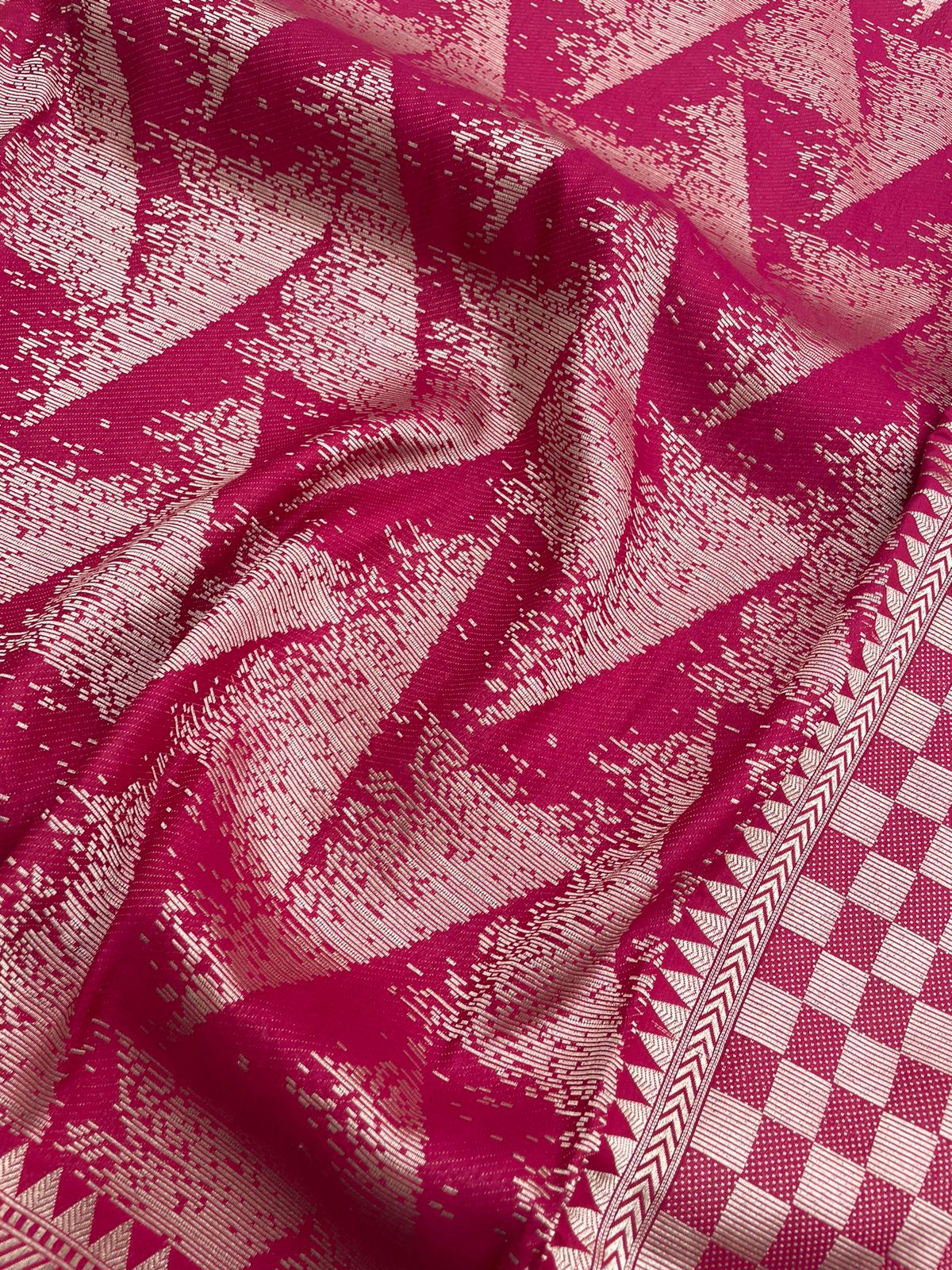 Red Handwoven Pure Kataan Silk Banarasi Saree