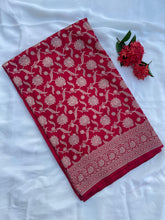 Load image into Gallery viewer, Red Handloom Pure Silk Jangla Saree
