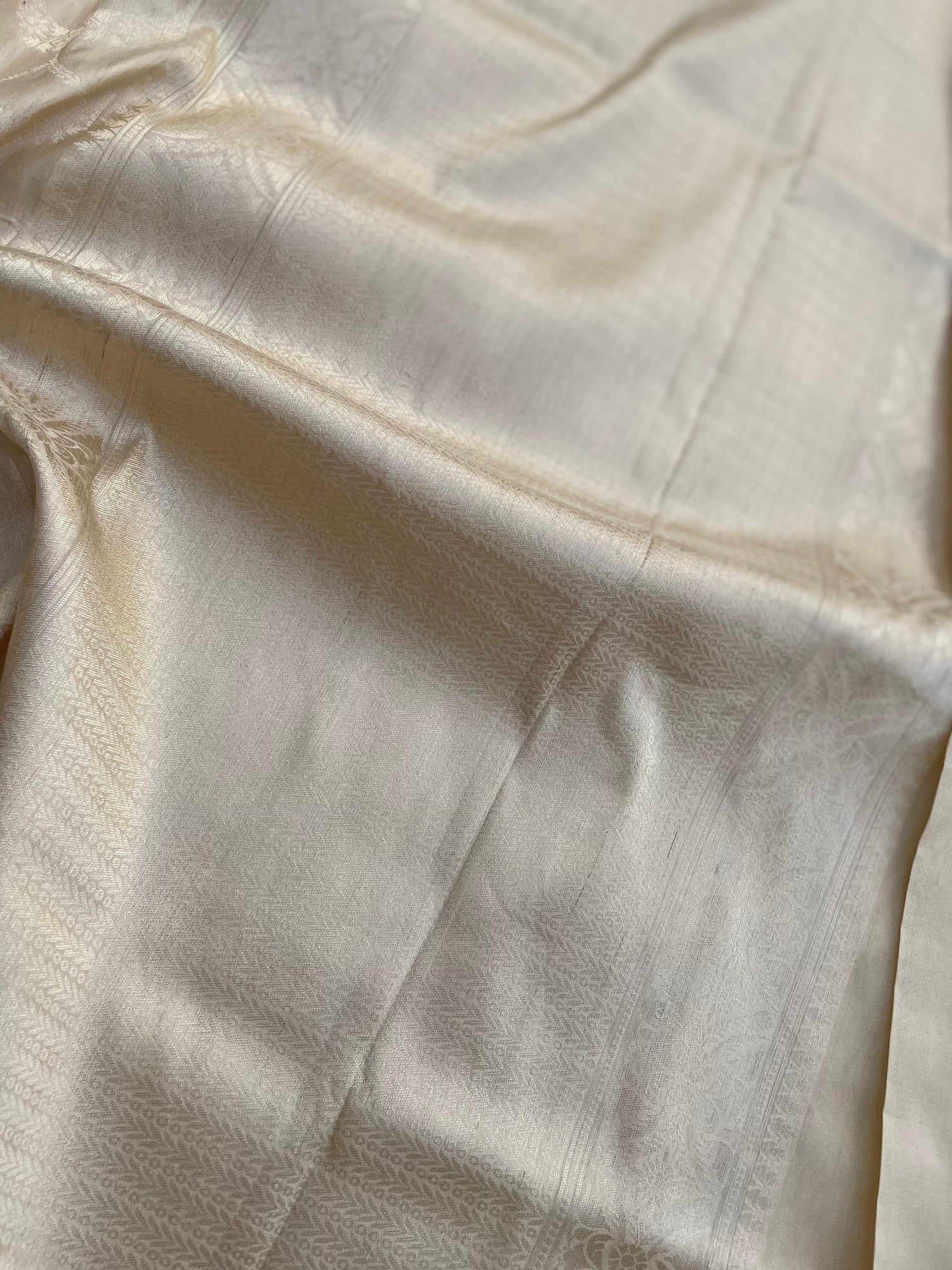 Beige Handloom Banarasi Pure Silk Kadhua Saree