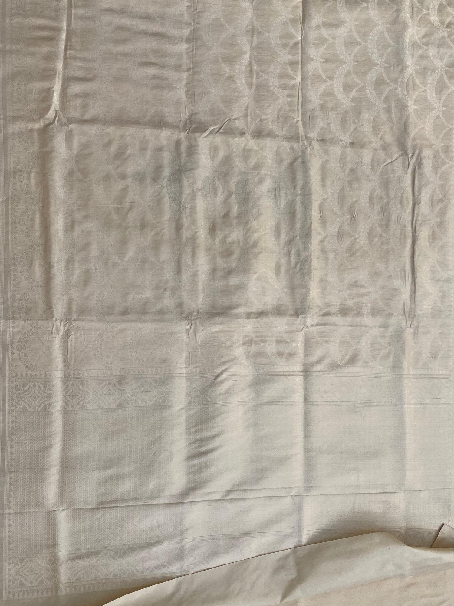 Gold Handloom Kataan Silk Banarasi Saree