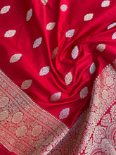 Load image into Gallery viewer, Red Handloom Satin Silk Banarasi Kadhua Silk Saree
