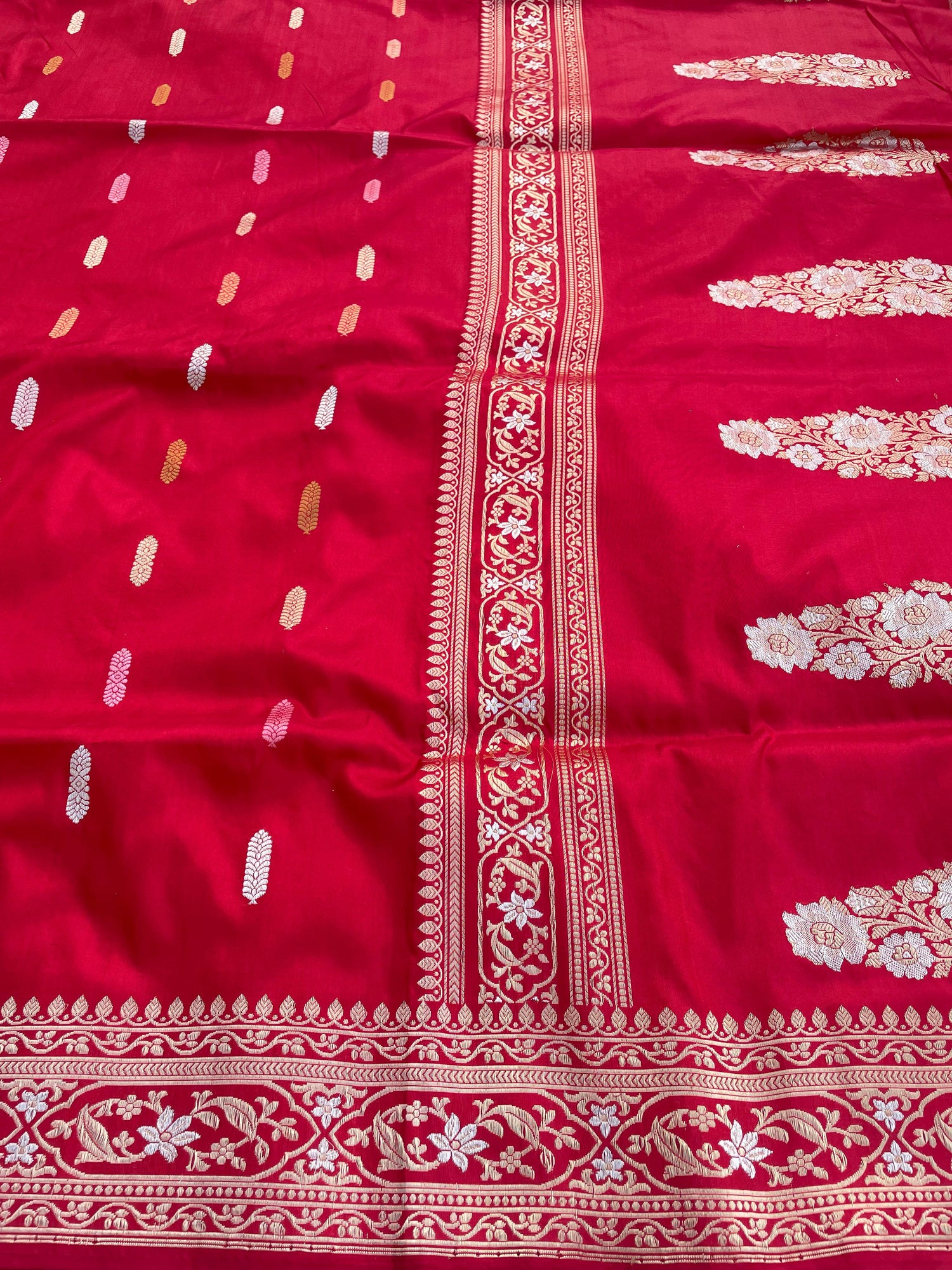 Red Handloom Banarasi Minakari Kadhua Silk Saree