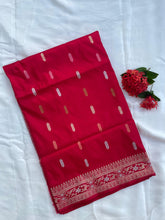Load image into Gallery viewer, Red Handloom Banarasi Minakari Kadhua Silk Saree
