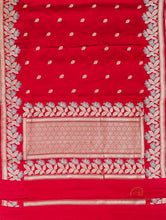Load image into Gallery viewer, Red Handloom Mashru Silk Kadhua Butidar Banarasi Saree
