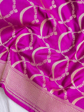 Load image into Gallery viewer, Pink Handwoven Banarasi Pure Silk Dupatta
