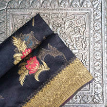 Load image into Gallery viewer, Black Floral Butas Organza Banarasi Saree with Meenakari
