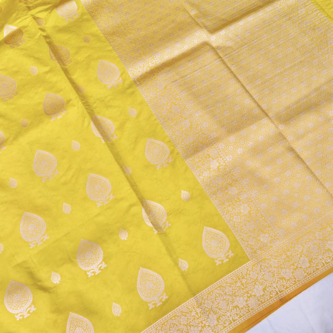 Yellow Tanchoi Allover Butis Semi Silk Banarasi Saree