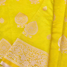Load image into Gallery viewer, Yellow Tanchoi Allover Butis Semi Silk Banarasi Saree

