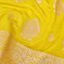 Load image into Gallery viewer, Yellow Tanchoi Allover Butis Semi Silk Banarasi Saree
