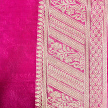 Load image into Gallery viewer, Wine Meena Floral Jaal Organza Banarasi Saree with Meenakari
