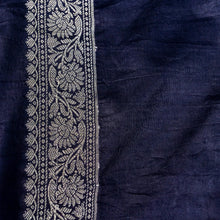 Load image into Gallery viewer, Lilac Raw Mango Silk Meena Striped Saree
