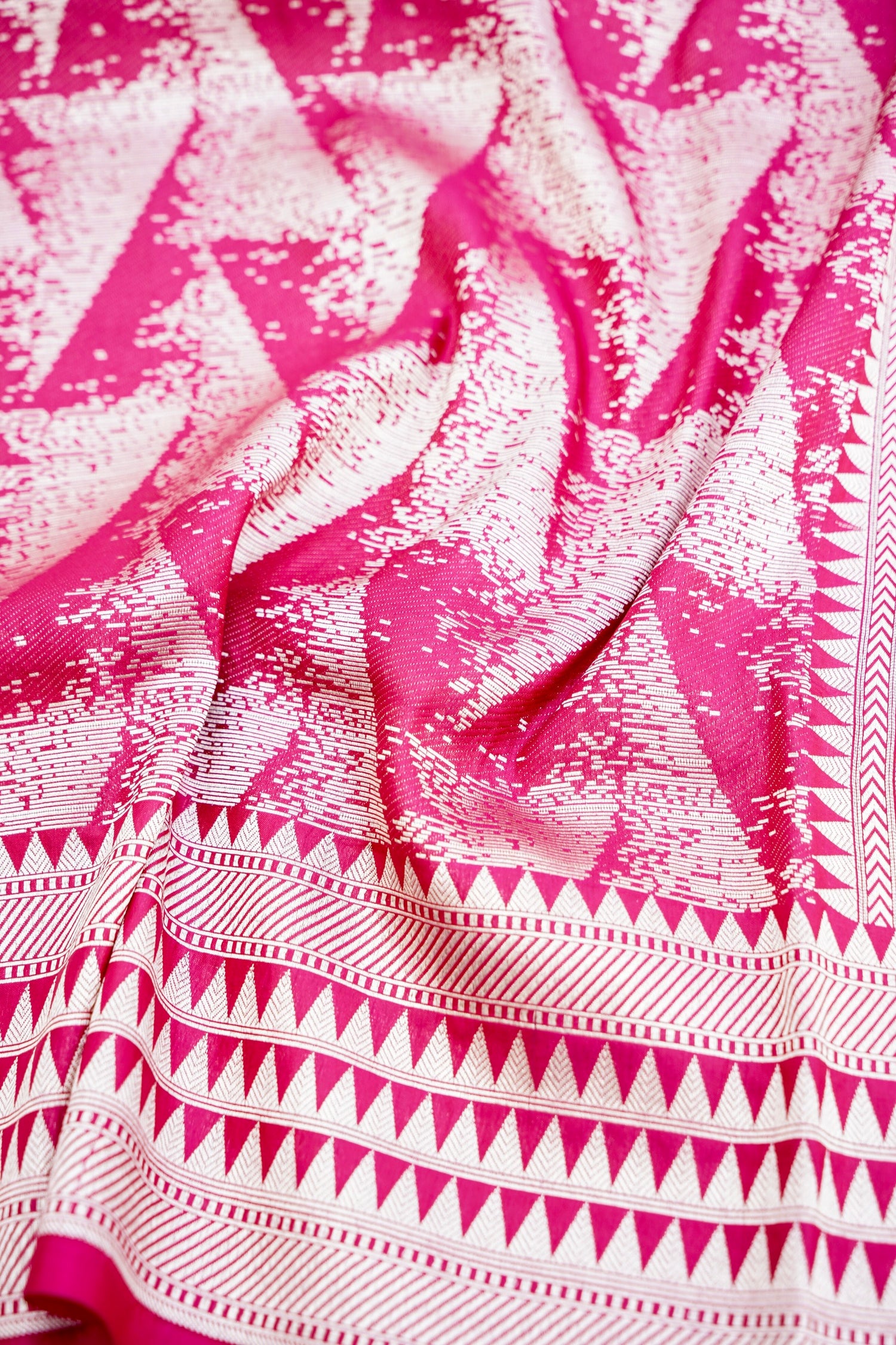 Red Handwoven Pure Kataan Silk Banarasi Saree