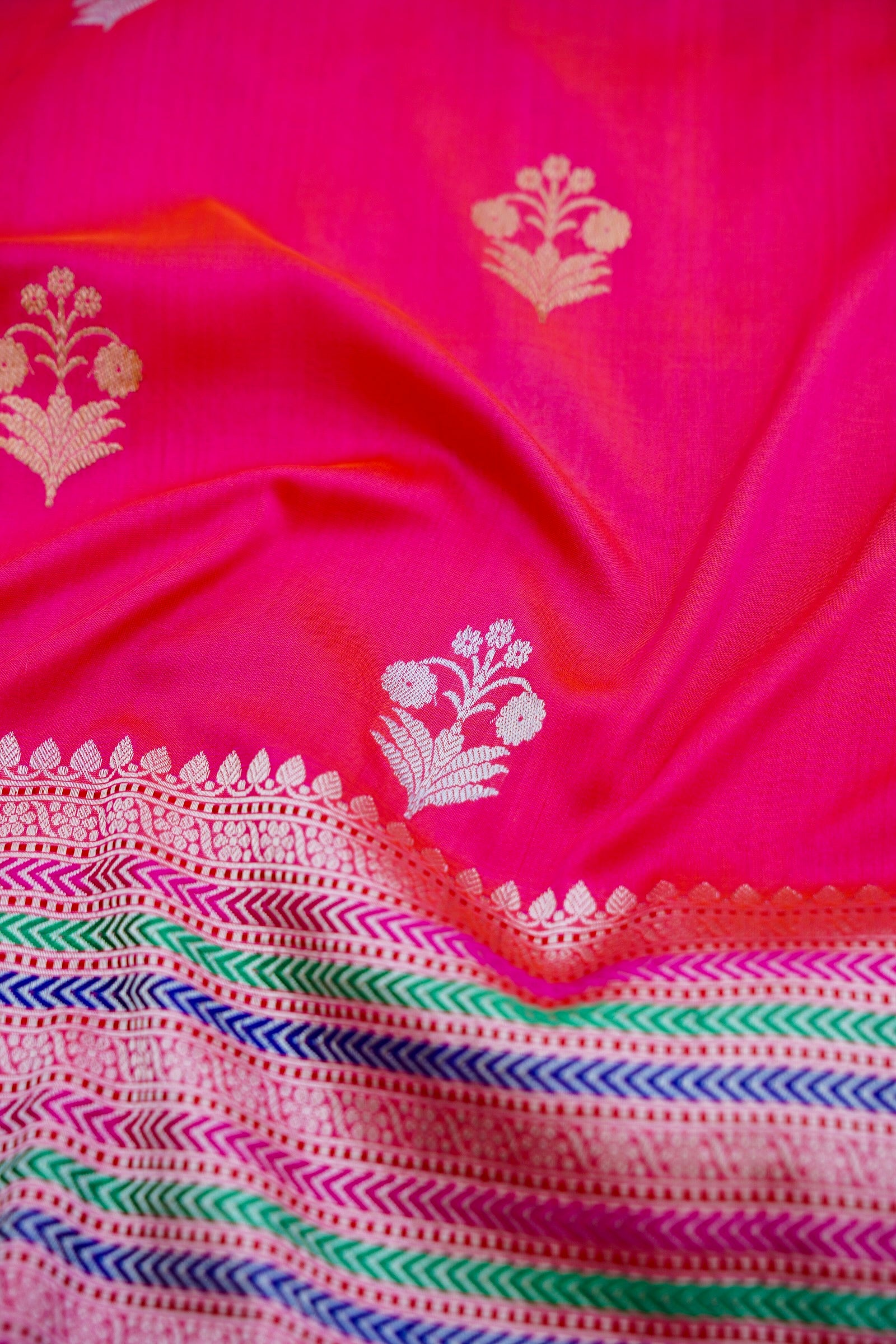 Handwoven Pure Kataan Silk Kadhua Buti Banarasi Saree