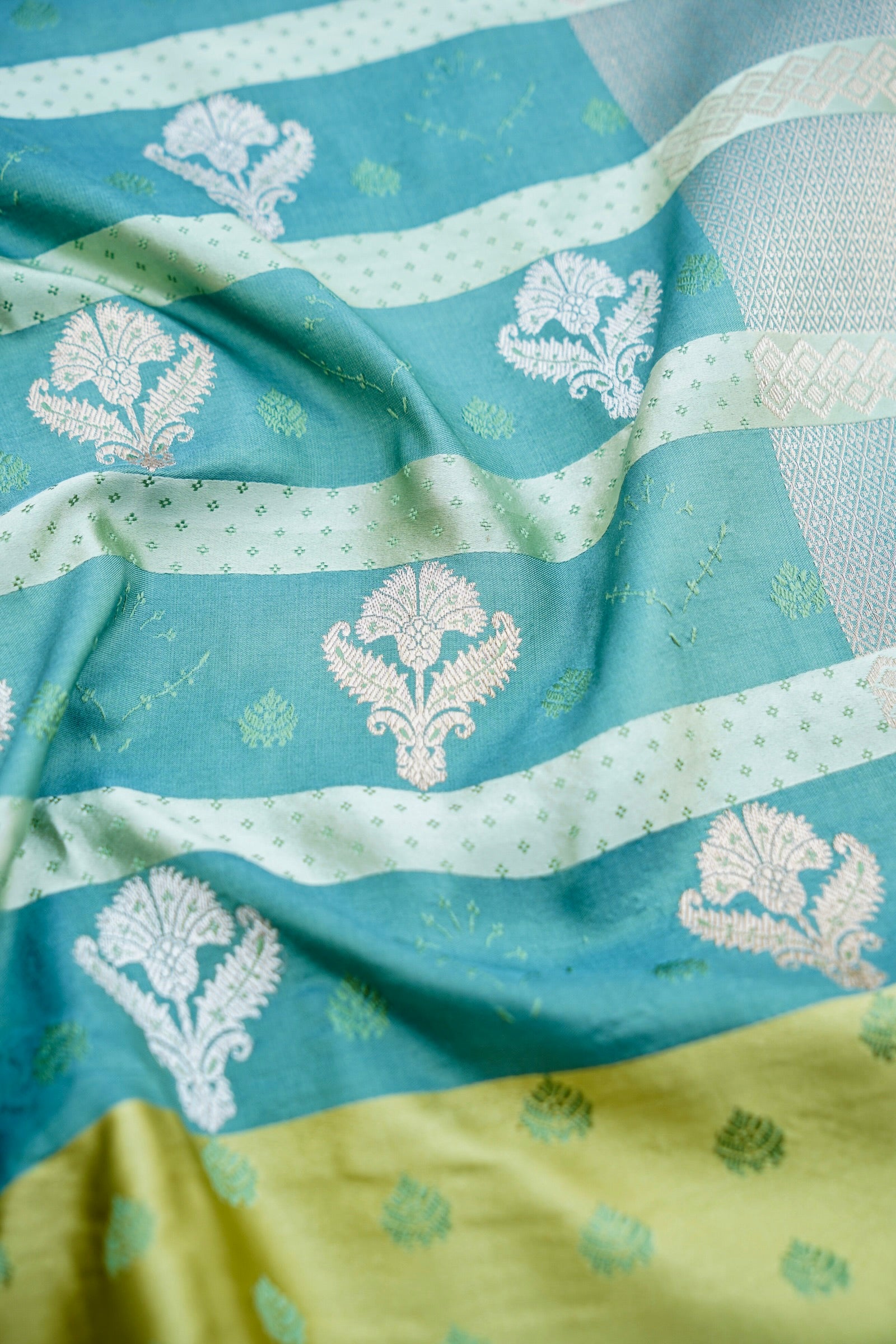 Teal Blue Handwoven Pure Kataan Silk Kadhua Buti Benarasi Saree