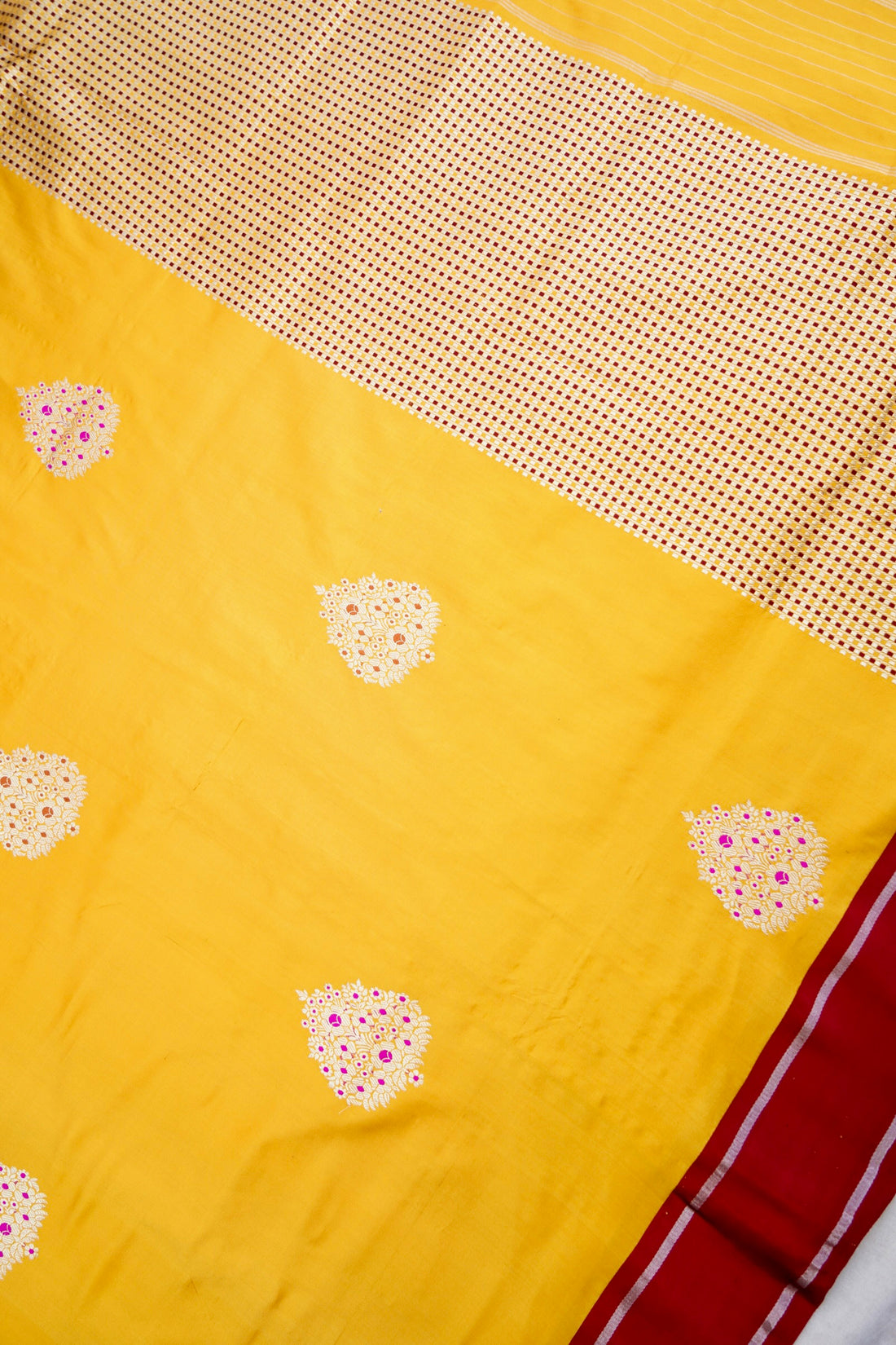 Yellow Handwoven Pure Kataan Silk Kadhua Buta Benarasi Saree