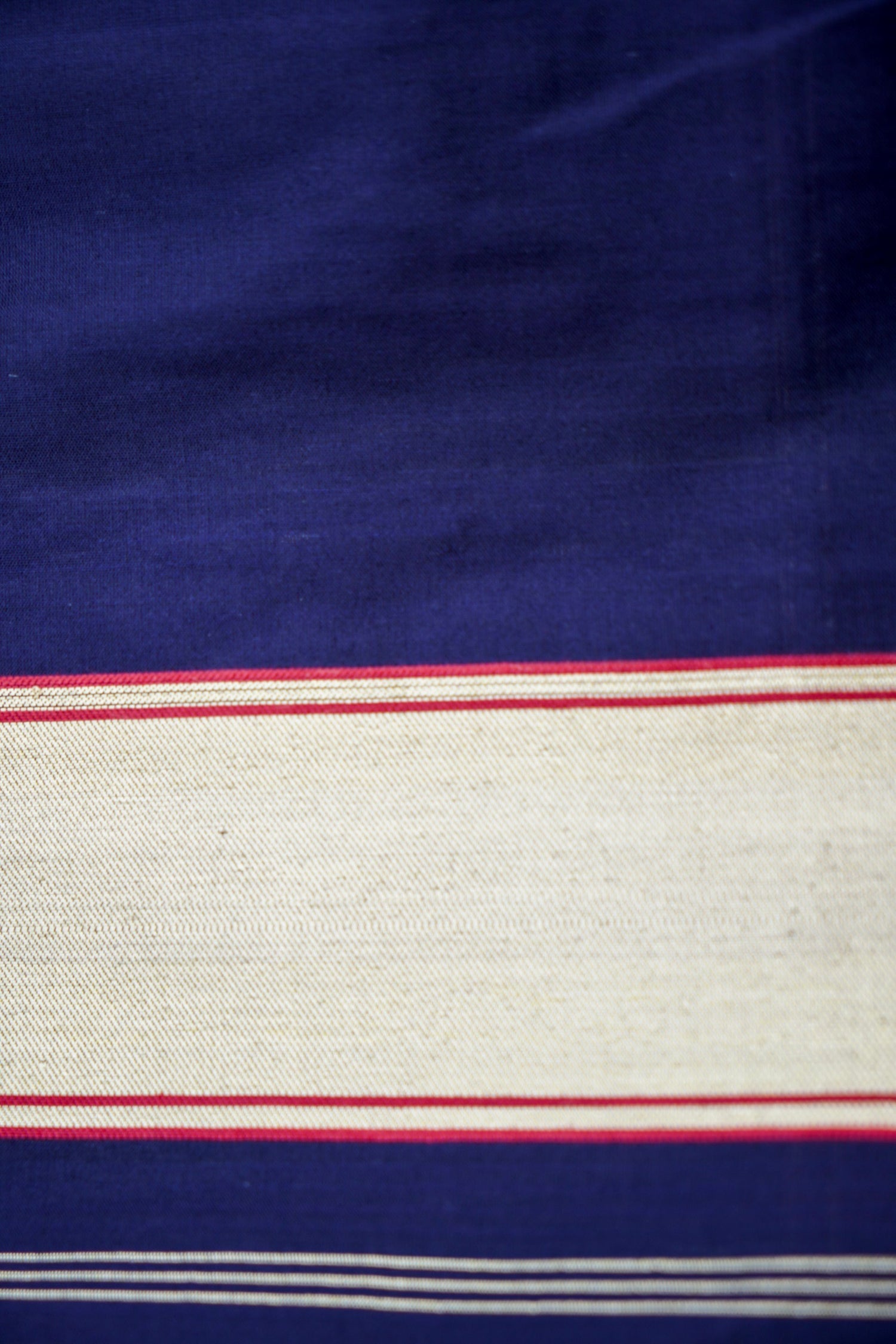 Black Handwoven Pure Kataan Silk Brocade Jaal Benarasi Saree.