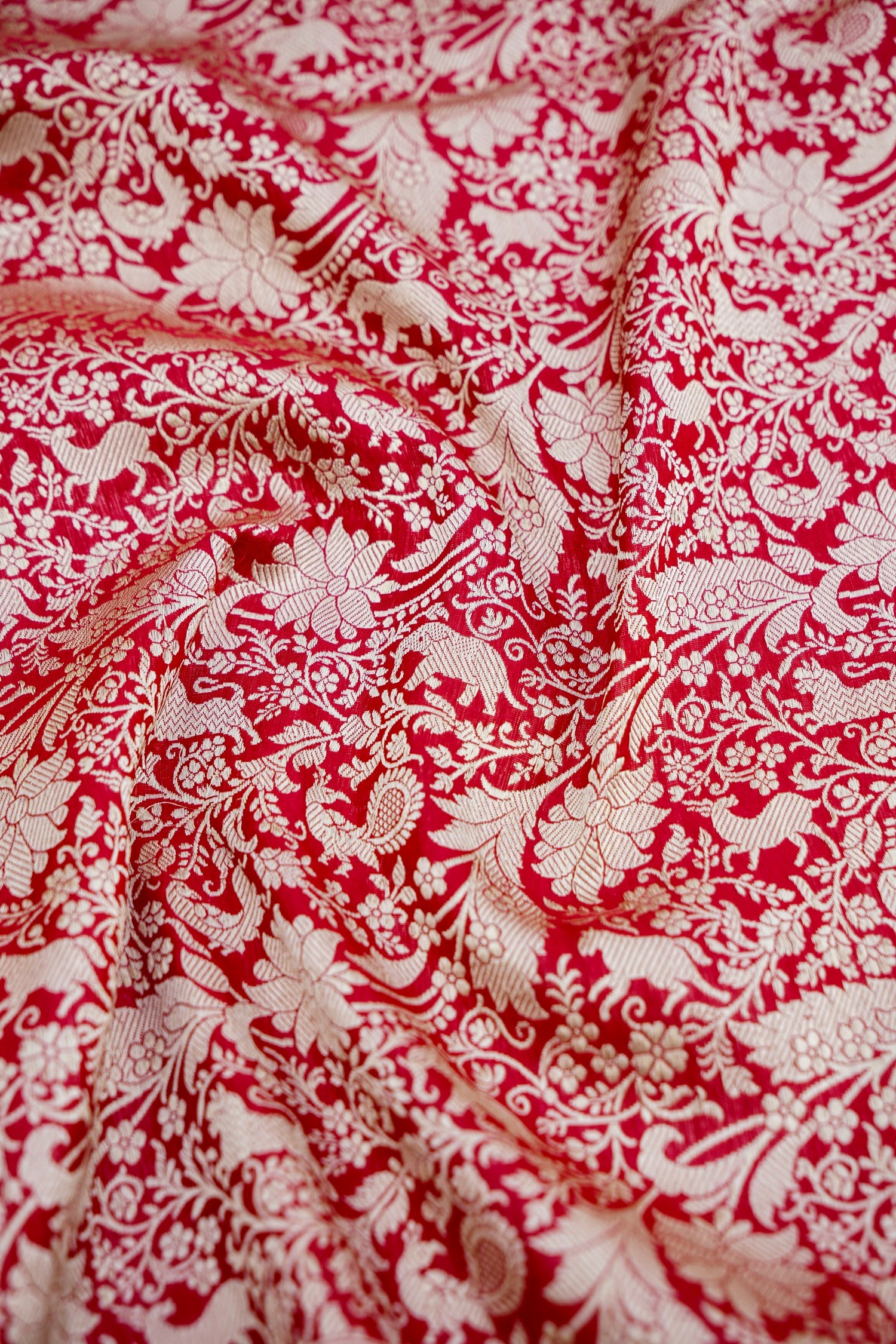 Red Handwoven Pure Kataan Silk Shikaargah Brocade Jaal Benarasi Saree.