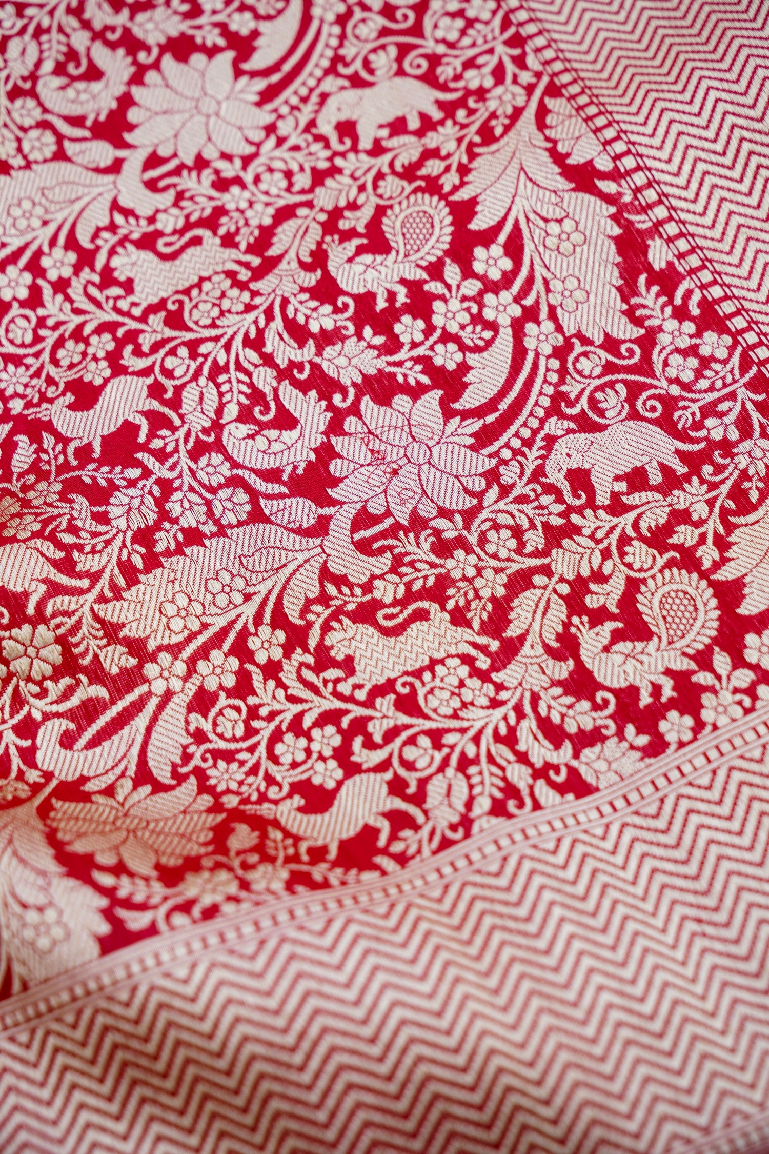 Red Handwoven Pure Kataan Silk Shikaargah Brocade Jaal Benarasi Saree.