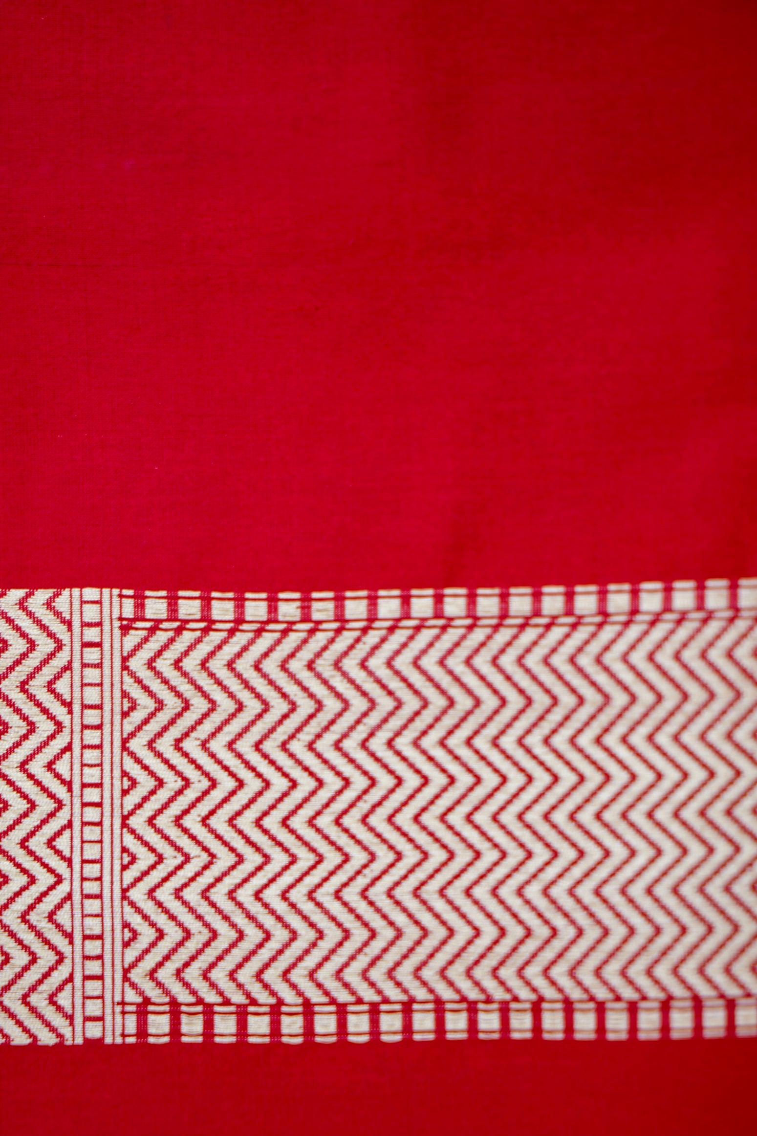 Red Handwoven Pure Kataan Silk Shikaargah Brocade Jaal Benarasi Saree.