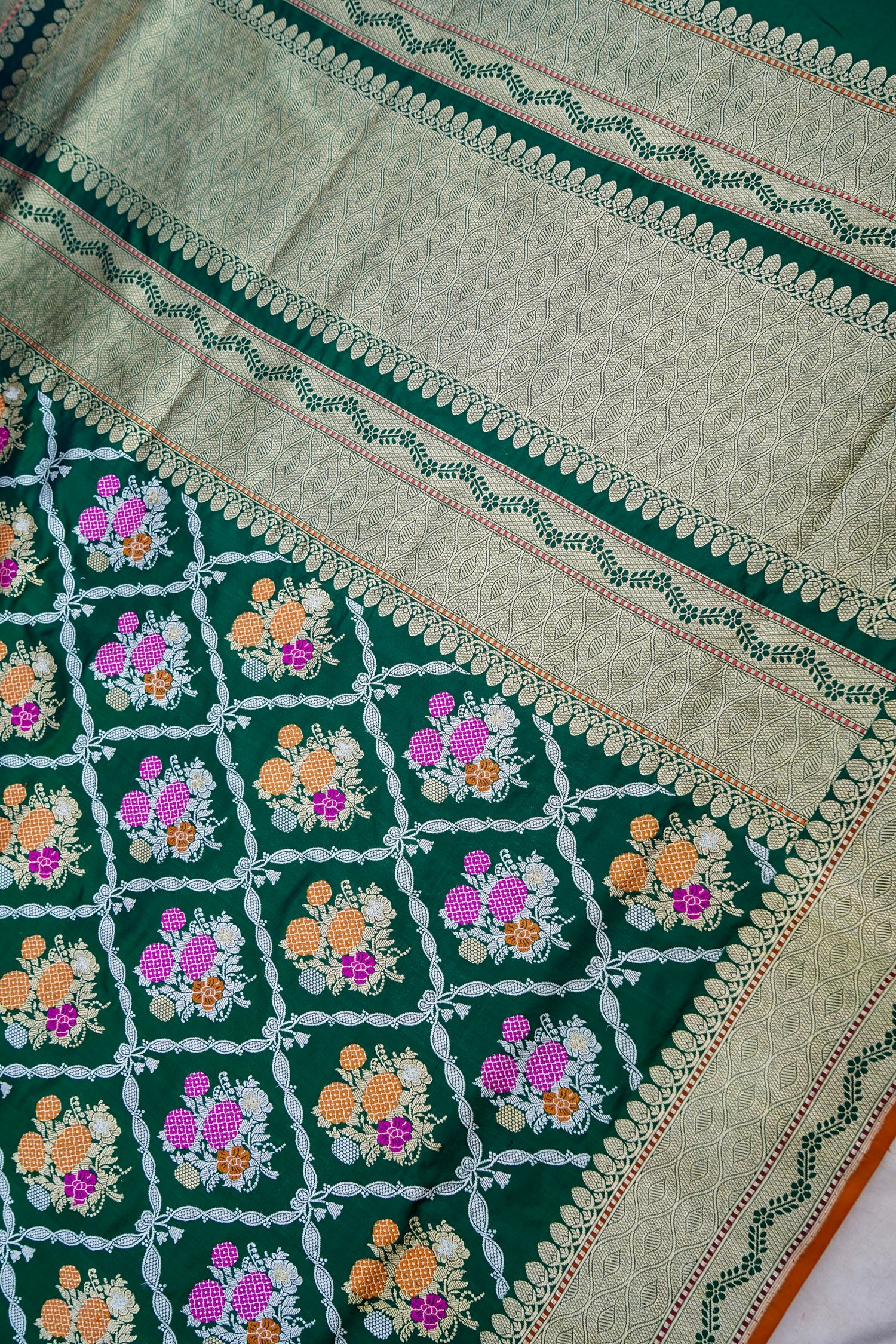 Green Handwoven Pure Kataan Silk Kadhua Jangla Banarasi Saree With Meenakari