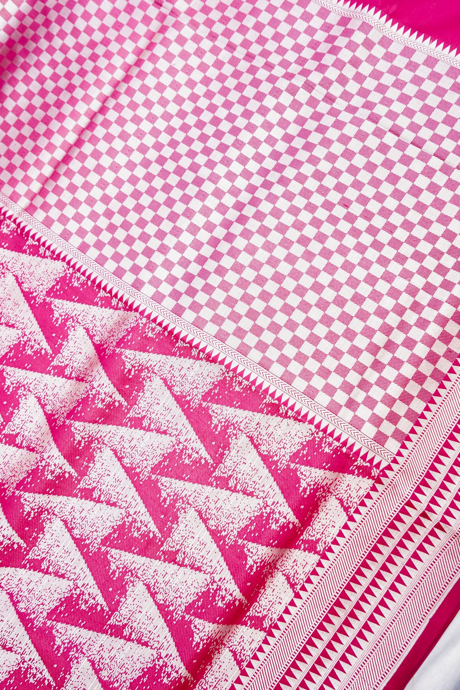 Red Handwoven Pure Kataan Silk Banarasi Saree