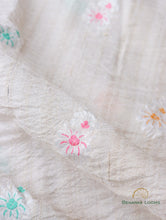 Load image into Gallery viewer, Cream Handloom Tussar Georgette Jaal Banarasi Saree
