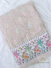 Load image into Gallery viewer, Cream Handloom Tussar Georgette Jaal Banarasi Saree
