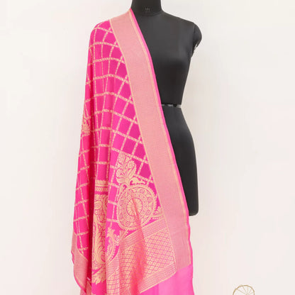 Pink Handwoven Pure Georgette Banarasi Koniya Border Dupatta