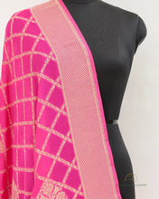 Load image into Gallery viewer, Pink Handwoven Pure Georgette Banarasi Koniya Border Dupatta
