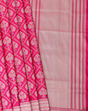 Load image into Gallery viewer, Pink Handwoven Pure Kataan Silk Kadhua Jangla Banarasi Saree
