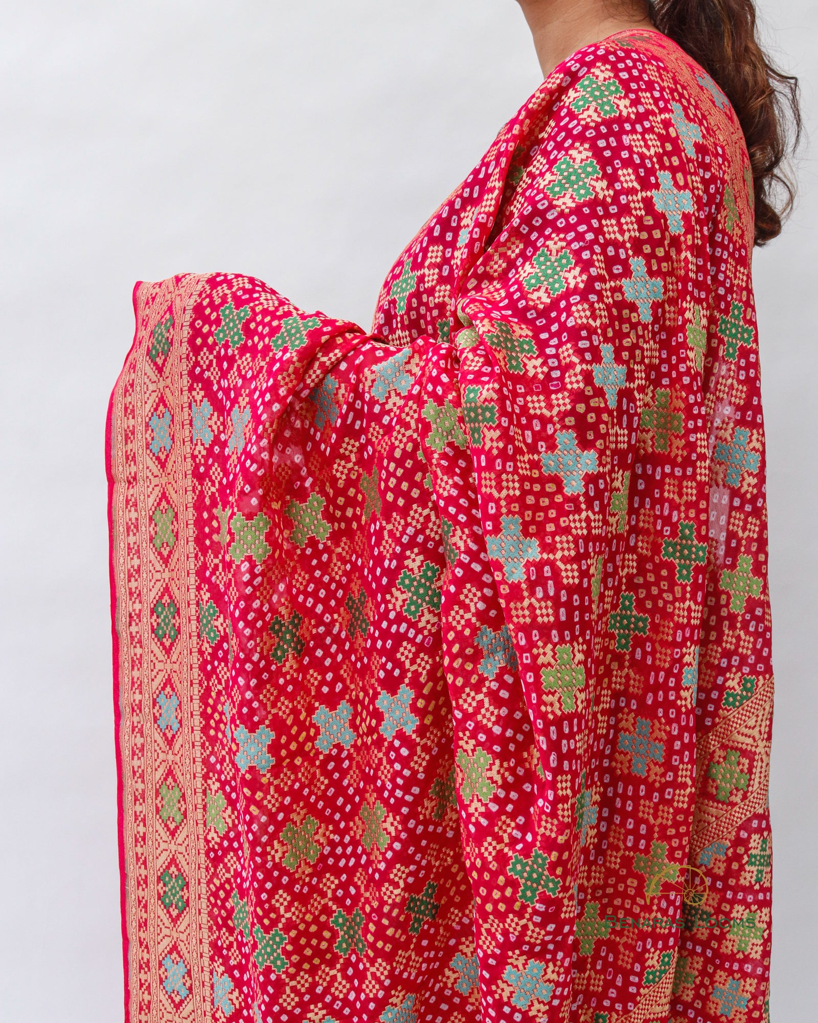 Pink Handwoven Pure Bandhani Georgette Benarasi Dupatta