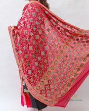 Load image into Gallery viewer, Pink Handwoven Pure Bandhani Georgette Benarasi Dupatta
