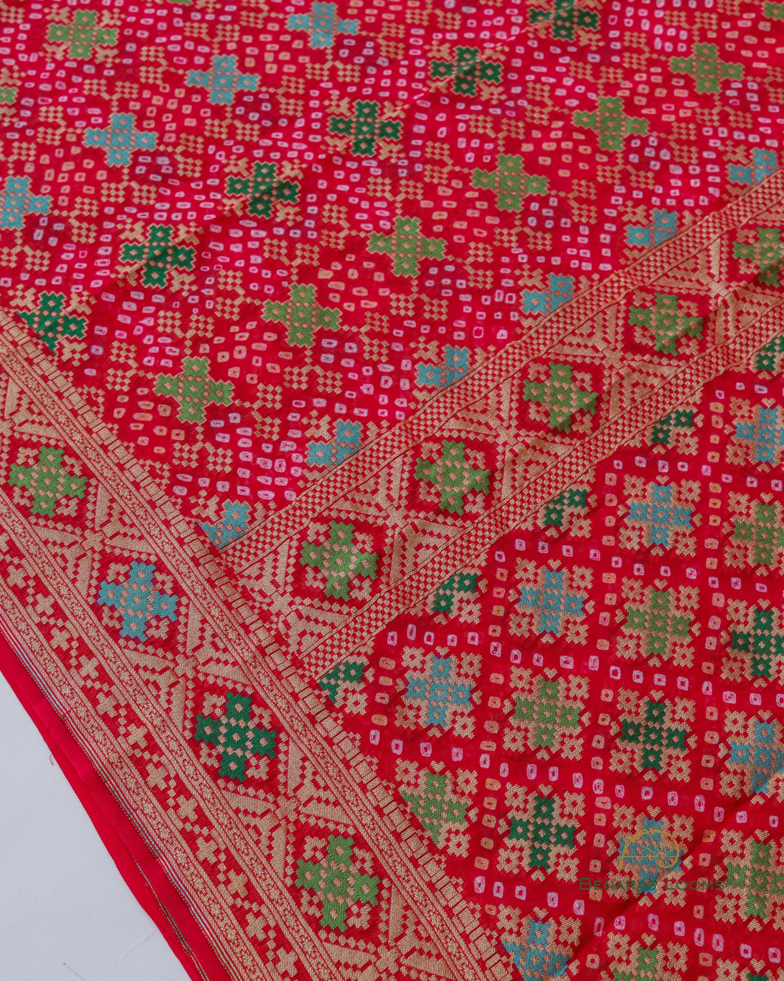 Pink Handwoven Pure Bandhani Georgette Benarasi Dupatta