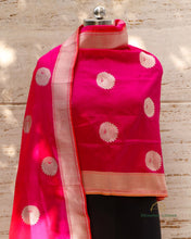 Load image into Gallery viewer, Pink Handwoven Pure Kataan Silk Kadhua Buti Banarasi Dupatta
