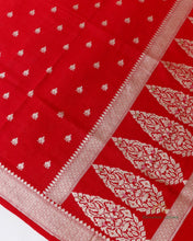 Load image into Gallery viewer, Red Handwoven Pure Munga Silk Dupatta
