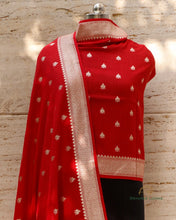 Load image into Gallery viewer, Red Handwoven Pure Munga Silk Dupatta
