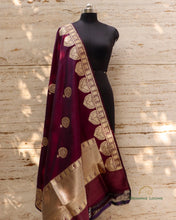 Load image into Gallery viewer, Wine Handwoven Pure Kataan Silk Kadhua Shikargah Dupatta
