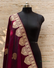 Load image into Gallery viewer, Wine Handwoven Pure Kataan Silk Kadhua Shikargah Dupatta
