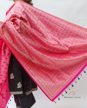 Load image into Gallery viewer, Pink Brocade Handwoven Pure Kataan Silk Benarasi Saree
