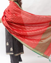 Load image into Gallery viewer, Red Handwoven Pure Kataan Silk Banarasi Dupatta
