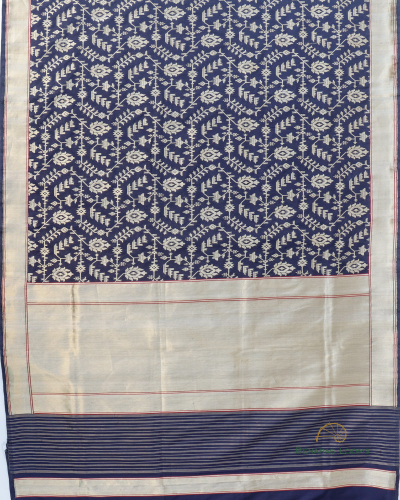Black Handwoven Pure Kataan Silk Brocade Jaal Benarasi Saree.