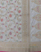 Load image into Gallery viewer, Cream Handwoven Pure Kataan Silk Kadhua Jangla Benarasi Saree
