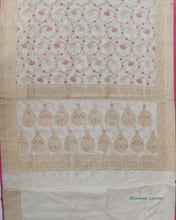 Load image into Gallery viewer, Cream Handwoven Pure Kataan Silk Kadhua Jangla Benarasi Saree

